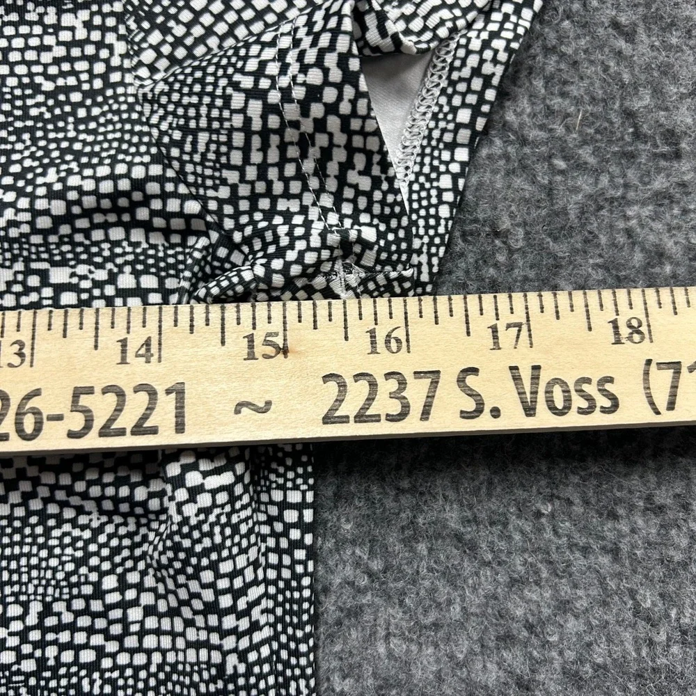 Nike Golf Polo Womens Size M Black White Geometric Dri-Fit Short Sleeve Athletic